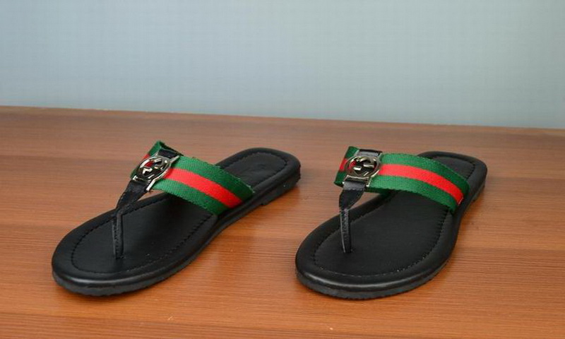 Gucci Slippers Woman--062